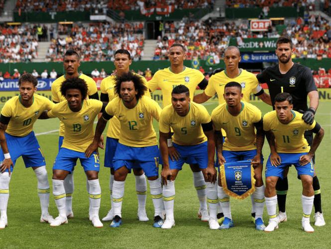 98年世界杯巴西队为何在多打一人的情况下输给法国？