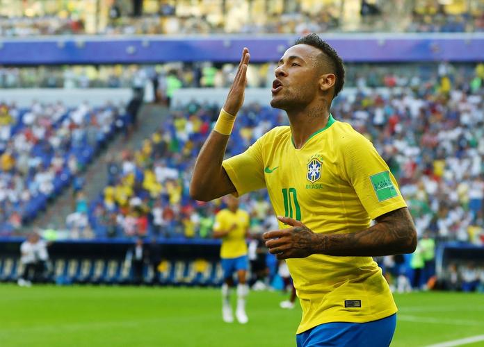 巴西队失利，内马尔黯然离场：世界杯八强赛的遗憾与反思