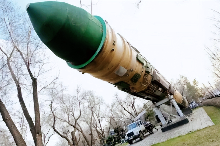 萨尔马特洲际导弹：俄罗斯的国防利器，西方的噩梦