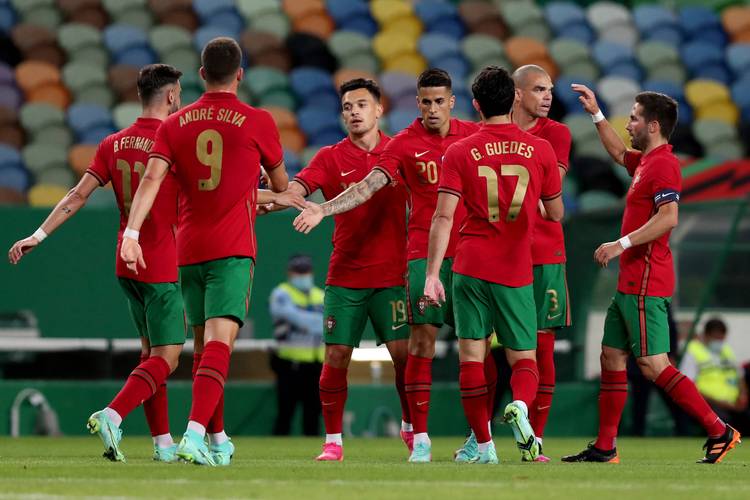 C罗与本泽马双双梅开二度，法国队2-2葡萄牙队携手晋级16强