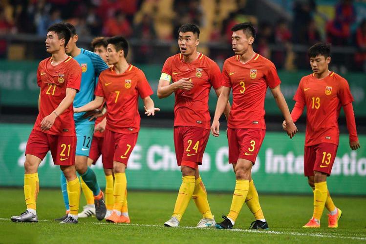 中国足球职业化：20年间的辉煌与挑战