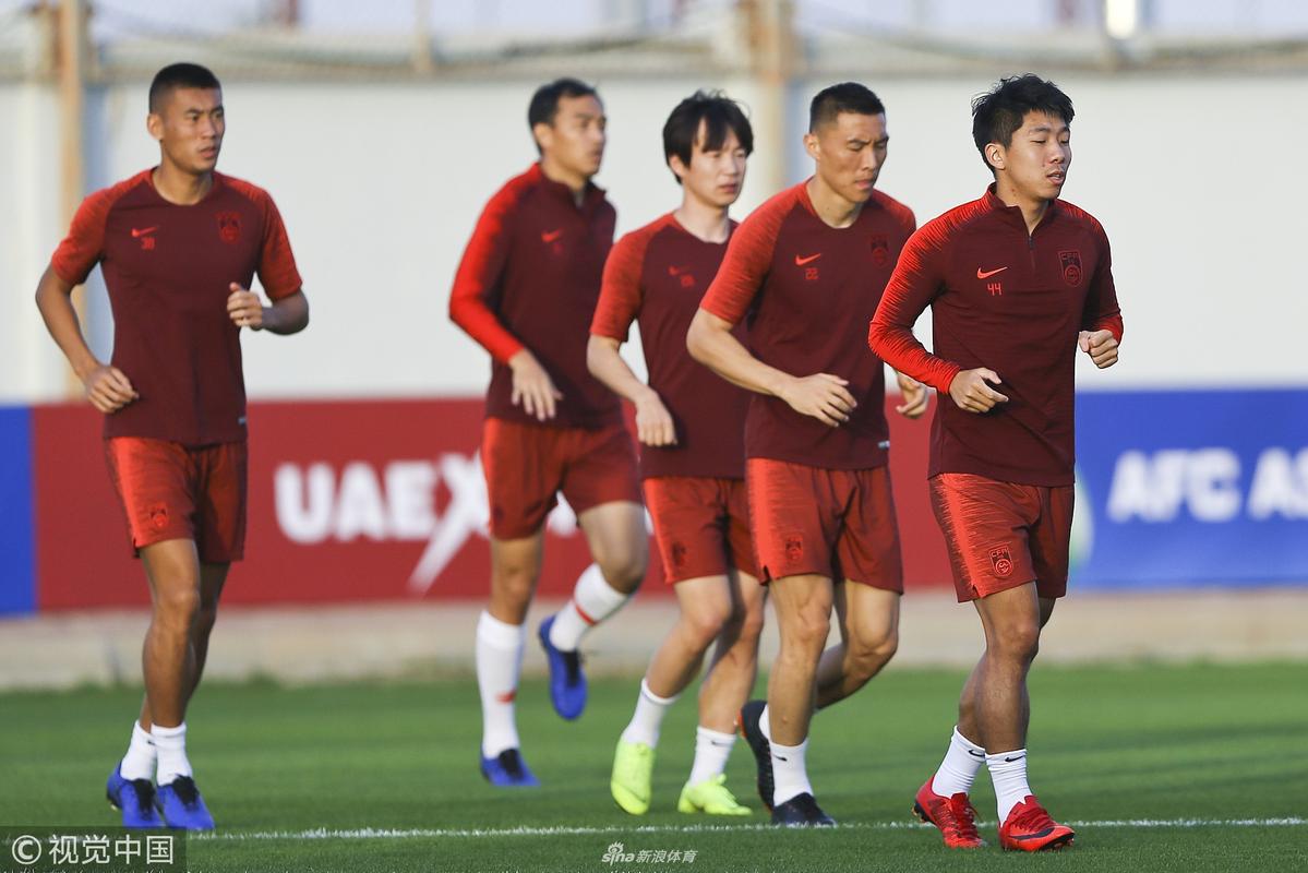 中国男足亚运队4-0大胜缅甸队，提前出线