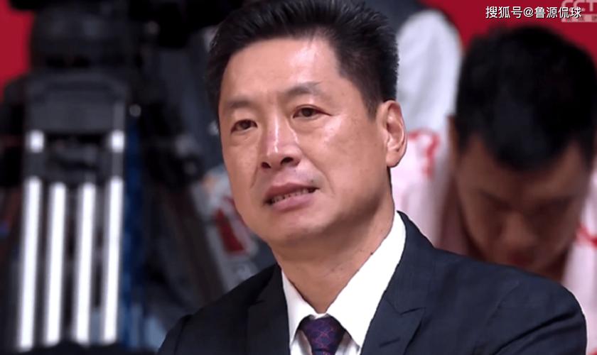 李春江：中国篮球传奇教练的辉煌之旅